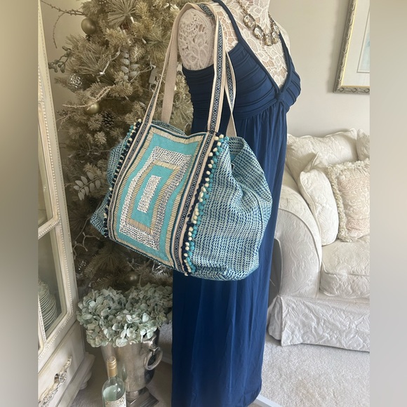 NWOT America & Beyond tote - Picture 5 of 7